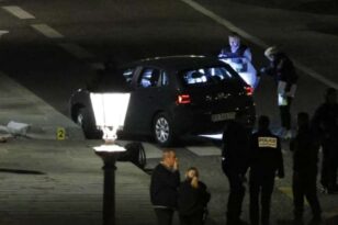 Δυο νεκροί στο Παρίσι - Αυτοκίνητο προσπάθησε να εμβολίσει αστυνομικούς