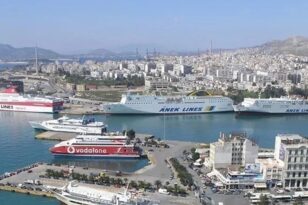 Αυτοκίνητο έπεσε στο λιμάνι του Πειραιά – Σε κατάσταση μέθης ο οδηγός