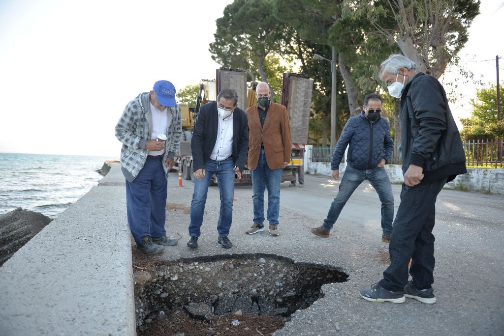 Πάτρα: Ξεκίνησαν οι εργασίες αποκατάστασης του παραλιακού δρόμου στο Ρίο - ΦΩΤΟ