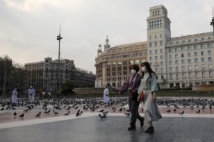 Κορονοϊός - Ισπανία: Πετάνε τις μάσκες παντού από την επόμενη εβδομάδα