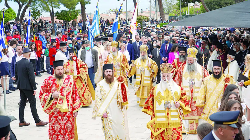 Παναγία Τρυπητή: «Ποτάμι» πιστών στο Αίγιο – ΦΩΤΟΡΕΠΟΡΤΑΖ