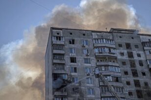 Πόλεμος στην Ουκρανία: Εντείνονται οι βομβαρδισμοί σε πόλεις της περιφέρειας του Λουχάνσκ, λέει τοπικός κυβερνήτης