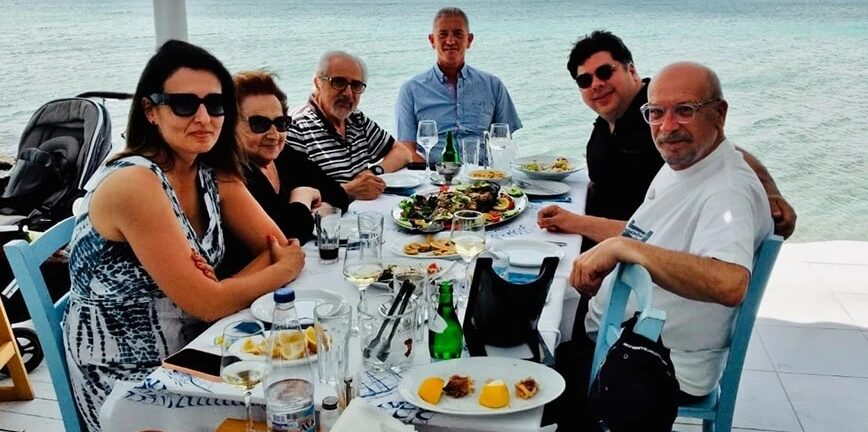 Τζορτζ Τσούνης: «Σαν τη Χαλκιδική δεν έχει» - Η επίσκεψη του πρέσβη των ΗΠΑ στην Ελλάδα