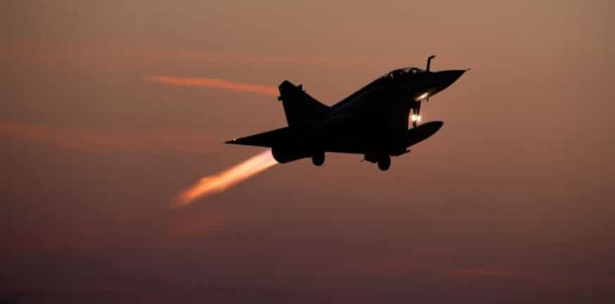 Με βραδινές υπερπτήσεις F-16 συνεχίζει τη προκλητική της στάση η Τουρκία σε Οινούσσες και Παναγιά