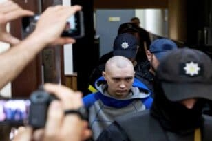 Ουκρανία: Όταν ο πρώτος Ρώσος στρατιώτης κάθεται στο εδώλιο κατηγορούμενος για έγκλημα πολέμου