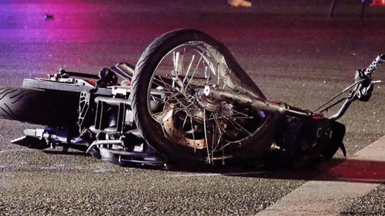 Πάτρα: Σοβαρό τροχαίο με τραυματίες - Ενεπλάκη αυτοκίνητο με μοτοσικλέτα