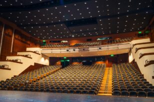 ΟΠΕΚΑ: Δωρεάν εισιτήρια θεάτρου 2022 - Αιτήσεις στα ΚΕΠ