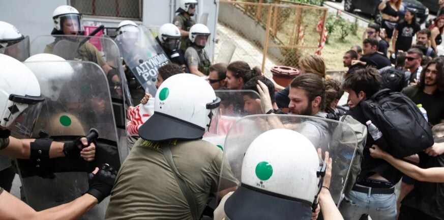 Θεσσαλονίκη: Ξανά στο νοσοκομείο ο φοιτητής που τραυματίστηκε από τα ΜΑΤ στα επεισόδια του ΑΠΘ