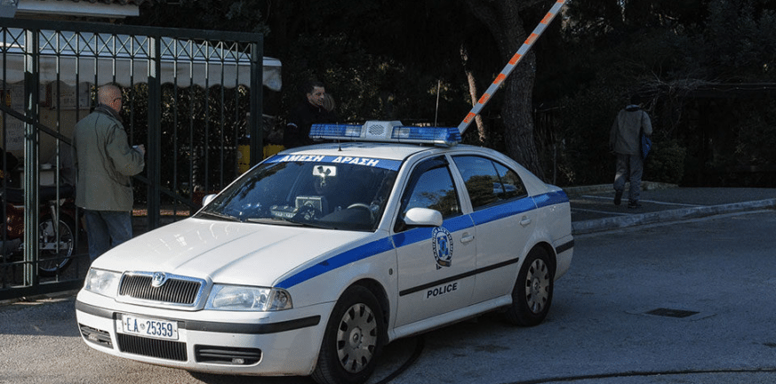 Θεσσαλονίκη: Ζευγάρι στρίμωχνε παράνομους μετανάστες στο πορτ μπαγκάζ του αυτοκινήτου του