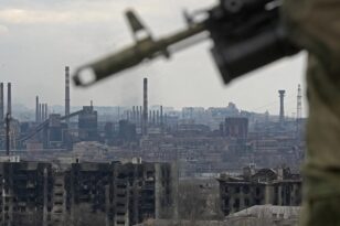 Πόλεμος στην Ουκρανία: Ξεκίνησε ο βομβαρδισμός του Azovstal, λέει το ρωσικό υπουργείο Άμυνας