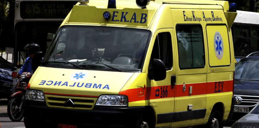 Λάρισα - Τροχαίο με 4 τραυματίες: Το ένα από τα δύο εμπλεκόμενα οχήματα τυλίχθηκε στις φλόγες
