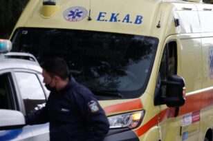 Πάτρα: Τροχαίο ατύχημα στην Βενιζέλου - Τραυματίστηκε ελαφρά δικυκλιστής