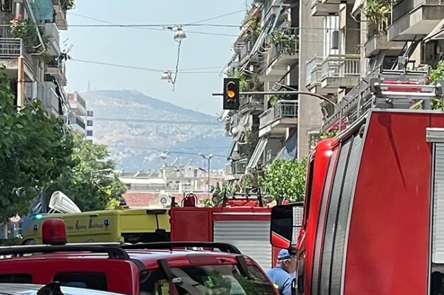 Έκρηξη σε κατάστημα στο κέντρο της Αθήνας - Πληροφορίες για έναν τραυματία