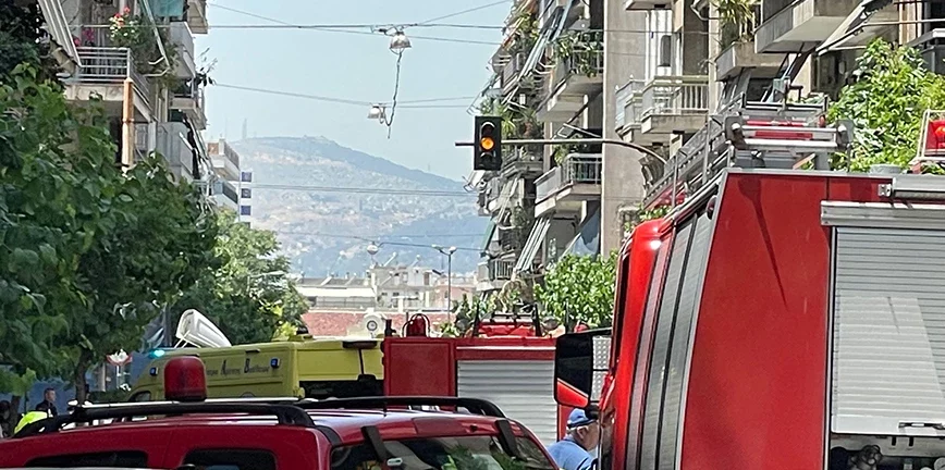 Έκρηξη σε κατάστημα στο κέντρο της Αθήνας - Πληροφορίες για έναν τραυματία