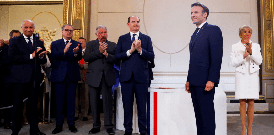Γαλλία: Ο Εμανουέλ Μακρόν ορκίστηκε πρόεδρος για δεύτερη θητεία - Τιμητικοί κανονιοβολισμοί στο Ελιζέ