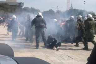 Νέα επεισόδια και πετροπόλεμος μεταξύ φοιτητών ΑΠΘ και αστυνομίας μετά το τέλος της πορείας ΒΙΝΤΕΟ