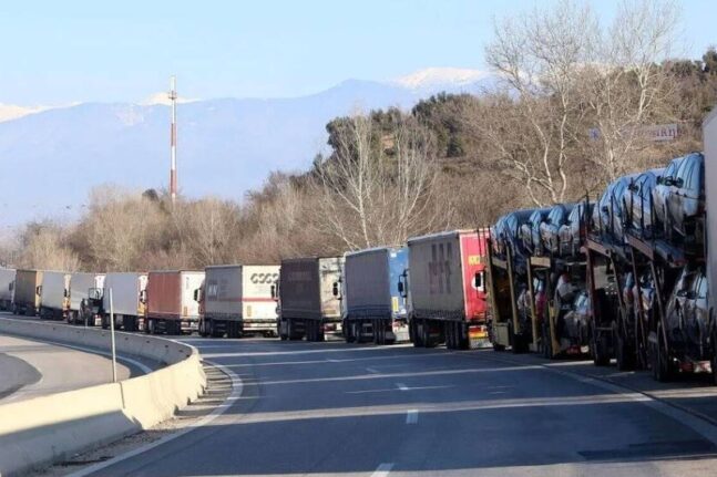 Προμαχώνας: Ομαλοποιείται η διέλευση στα σύνορα μετά την διαμαρτυρία των Βούλγαρων οδηγών