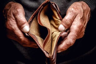 Oxfam: Αναγκαία η φορολόγηση των πλουσιότερων για την ανακούφιση των φτωχότερων