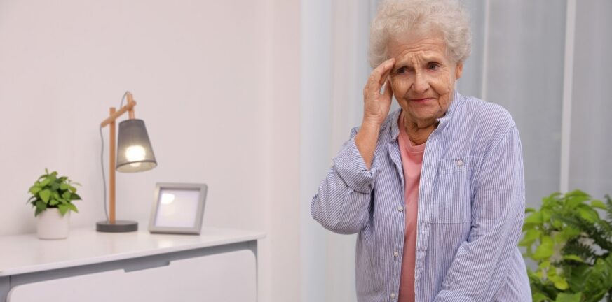 Έρευνα: Αυξημένη η πιθανότητα άνοιας για τους ηλικιωμένους με σοβαρή απώλεια ακοής