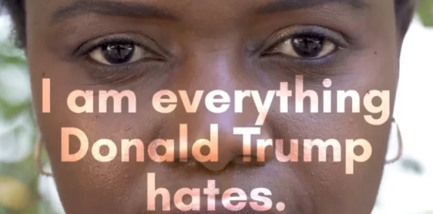 ΗΠΑ - Νέα εκπρόσωπος του Λευκού Οίκου: «Είμαι όλα όσα μισεί ο Τραμπ - Γυναίκα, μαύρη και gay» BINTEO