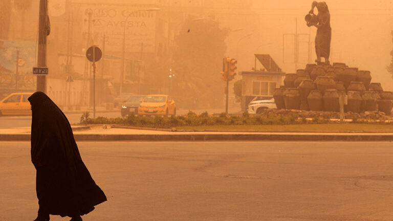 Αμμοθύελλα έπληξε το Ιράκ, το Κουβέιτ και τη Σ. Αραβία - Εκλεισαν αεροδρόμια
