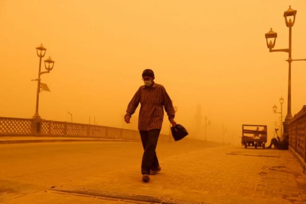 Ιράκ: Απόκοσμο σκηνικό από αμμοθύελλα – Έκλεισαν αεροδρόμια, σχολεία, δημόσιες υπηρεσίες - ΦΩΤΟ