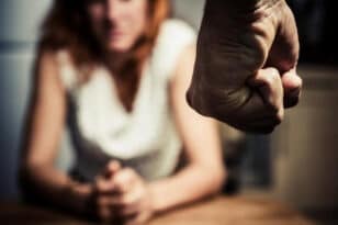 Πάτρα: Αποκαλυπτικά στοιχεία για την ενδοοικογενειακή βία: Ένα περιστατικό την ημέρα, δεκάδες οι καταγγελίες - Έρευνα της «Π»