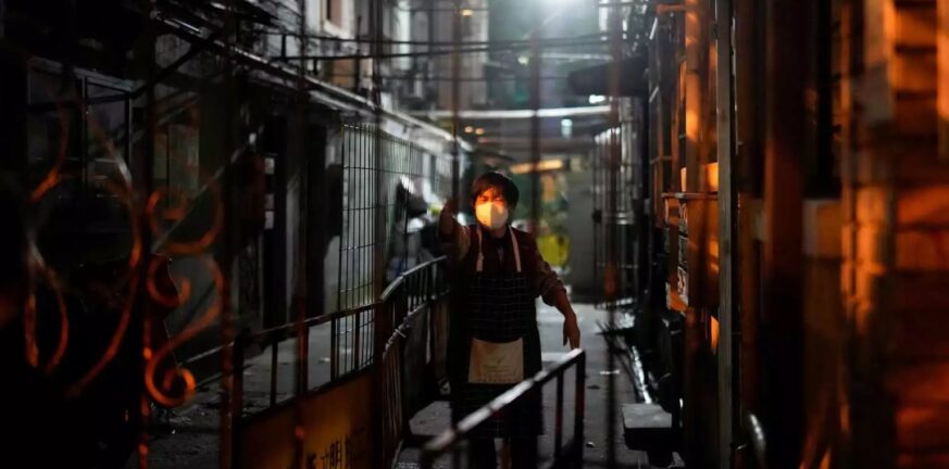 Κίνα: H Σανγκάη σιγά – σιγά βγαίνει από το σκληρό lockdown και μπαίνει το Πεκίνο