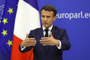 Γαλλική Εθνοσυνέλευση: Οι δημοσκοπήσεις δείχνουν την πλειοψηφία Μακρόν