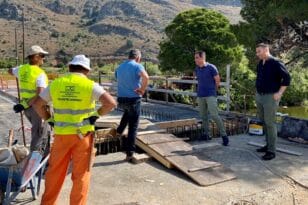 Επίσκεψη του Αντιπεριφερειάρχη Θανάση Μαυρομμάτη στις εργασίες για τη νέα γέφυρα στην Καλόγρια