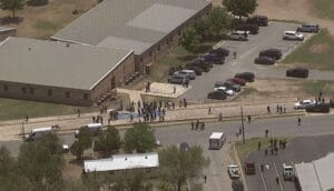Τέξας: «Βροχή» από πυροβολισμούς σε δημοτικό σχολείο – Νεκροί δύο μαθητές και αρκετοί τραυματίες
