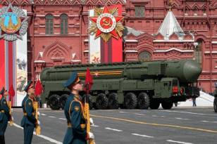 ΑΠΕΥΘΕΙΑΣ η στρατιωτική παρέλαση στη Μόσχα - Επίδειξη ισχύος από τον Πούτιν στην Κόκκινη Πλατεία