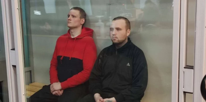 Ουκρανία: Στο εδώλιο δύο Ρώσοι στρατιώτες - Καταδικάστηκαν σε κάθειρξη 11,5 ετών για εγκλήματα πολέμου