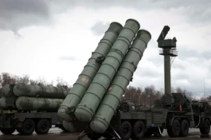 Λευκορωσία: Εξασφάλισε συστήματα αντιαεροπορικής άμυνας  S-400 και πυραύλους Iskander από τη Ρωσία