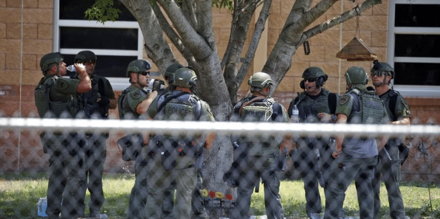 Μακελειό στο Τέξας: Αστυνομικός έχασε την ευκαιρία να εξουδετερώσει τον δράστη πριν επιτεθεί