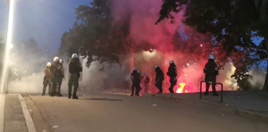Θεσσαλονίκη: Επεισόδια μέσα στο Πανεπιστήμιο - Ισχυρή αστυνομική παρουσία ΒΙΝΤΕΟ - ΦΩΤΟ