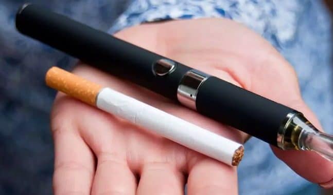 Τι συμβαίνει με τους καπνιστές που χρησιμοποιούν ταυτόχρονα ηλεκτρονικό και παραδοσιακό τσιγάρο