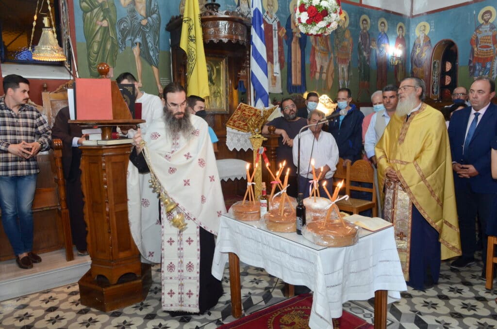 Διήμερος εορτασμός του Ιερού Ναού του χωριού Βελβιτσίου Αγίου Κωνσταντίνου και Ελένης - ΦΩΤΟ