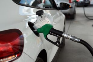 Ακρίβεια: Αισθητή μείωση στα καύσιμα από σήμερα - Πιθανότητα οριακής μείωσης του πληθωρισμού