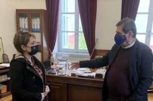 Πάτρα - Μετωπική σύγκρουση Αλεξοπούλου-Πελετίδη: Εκατέρωθεν κατηγορίες για χρηματοδοτήσεις