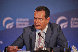 Athens Energy Dialogues - Μανουσάκης: Απαραίτητη η αποθήκευση και τα δίκτυα για γρήγορη στροφή προς τις ΑΠΕ