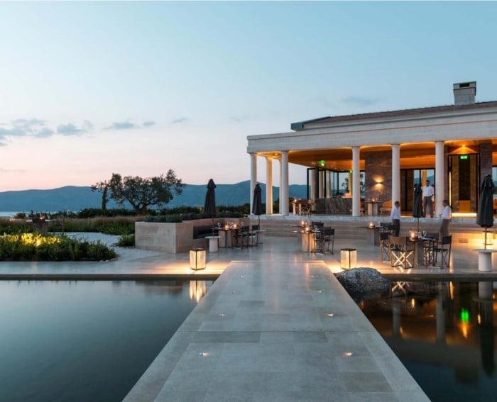 Και όμως: Το ακριβότερο ξενοδοχείο της Ευρώπης βρίσκεται στην Πελοπόννησο!