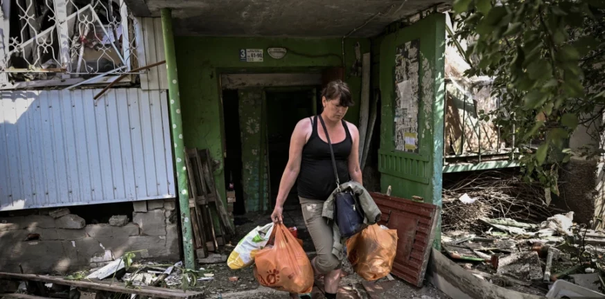 Ουκρανία - Χωρίς νερό και ρεύμα το Σλοβιάνσκ: Κάτοικοι εγκαταλείπουν τις εστίες τους - «Οι βόμβες πέφτουν πιο συχνά»