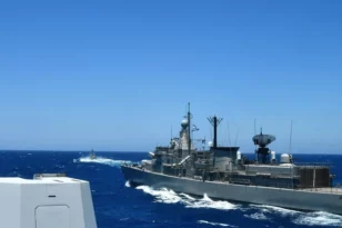 ΓΕΕΘΑ: Στη Κάρπαθο συνεκπαίδευση πλοίων και αεροσκαφών με τη Ναυτική Δύναμη του ΝΑΤΟ