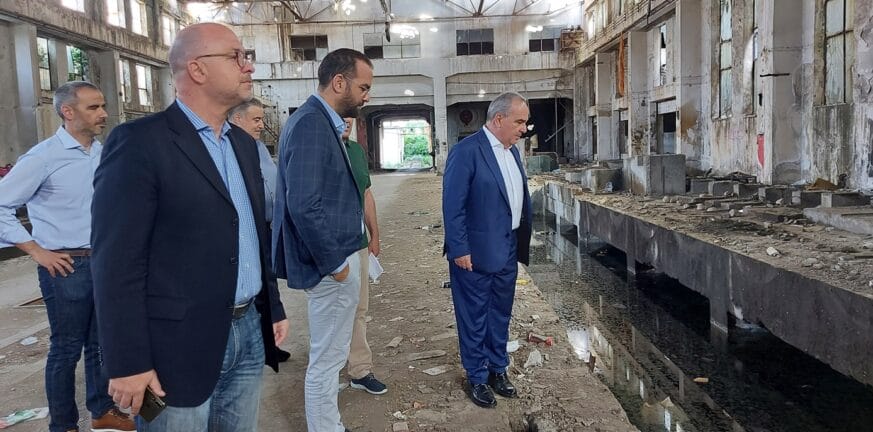 Πάτρα: Στου Λαδόπουλου ο αν. υπουργός Ανάπτυξης Ν. Παπαθανάσης με τον Ν. Φαρμάκη λαδόπουλου