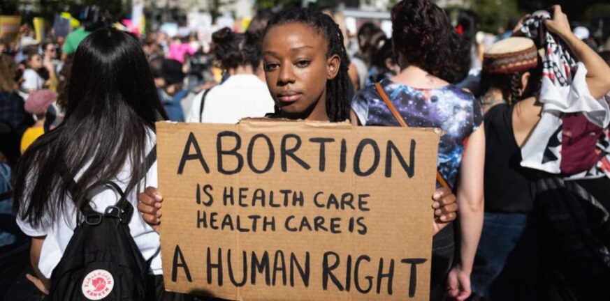 ΟΗΕ: Η απαγόρευσή της άμβλωσης δεν την σταματά, «την καθιστά θανατηφόρα» 