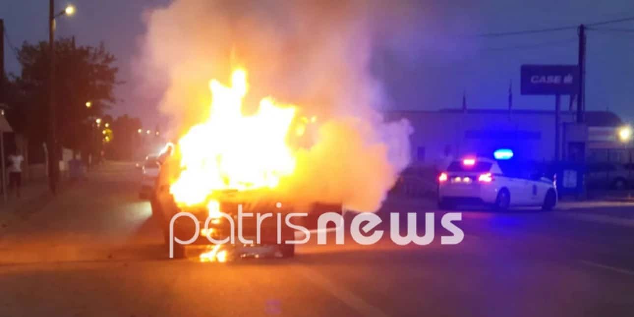 Γαστούνη: Τρόμος για επιβάτες αυτοκινήτου που τυλίχθηκε στις φλόγες -Πρόλαβαν και το εγκατέλειψαν ΦΩΤΟ
