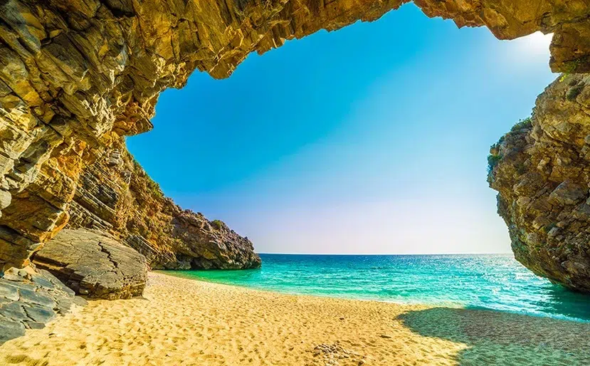 Τέσσερις παραλίες στην ηπειρωτική Ελλάδα, καλύτερες και από νησιού