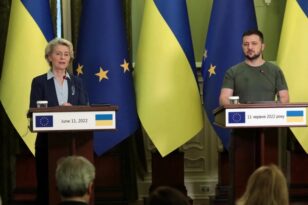 Στο Κίεβο η Φον ντερ Λάιεν - Υποσχέσεις για την ένταξη της Ουκρανίας στην ΕΕ
