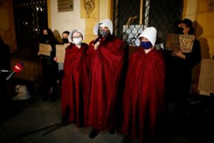 Πολωνία - Βουλή: Ηχηρό «όχι» στη χαλάρωση του νόμου που απαγορεύει τις αμβλώσεις